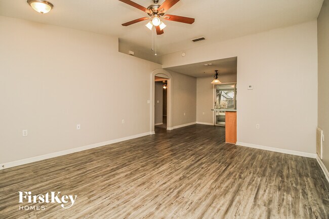 Foto del edificio - 31111 Oakmont Ave
