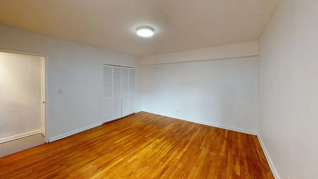 Foto del edificio - 33-24 93rd St