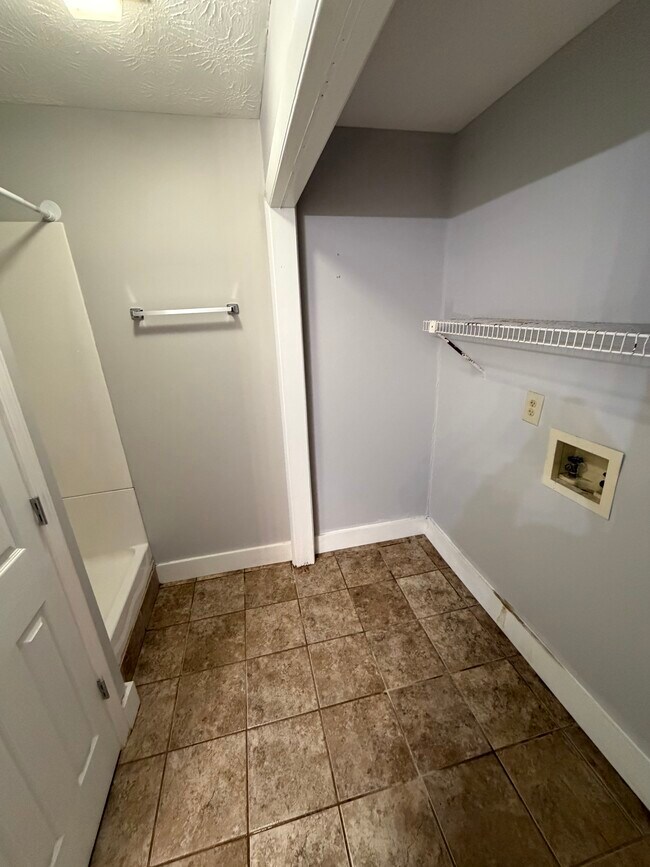 Foto del edificio - 180 Valley Ln