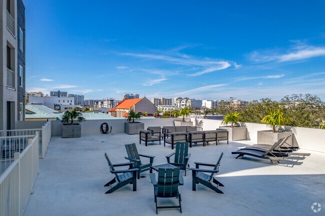 Rooftop Garden Lounge - Bold Lofts Apartments & Private Office Rentals