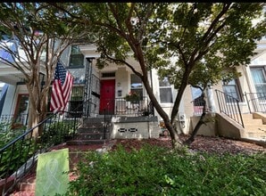 Building Photo - 411 11th St NE