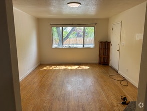 Building Photo - 660 Ruth St