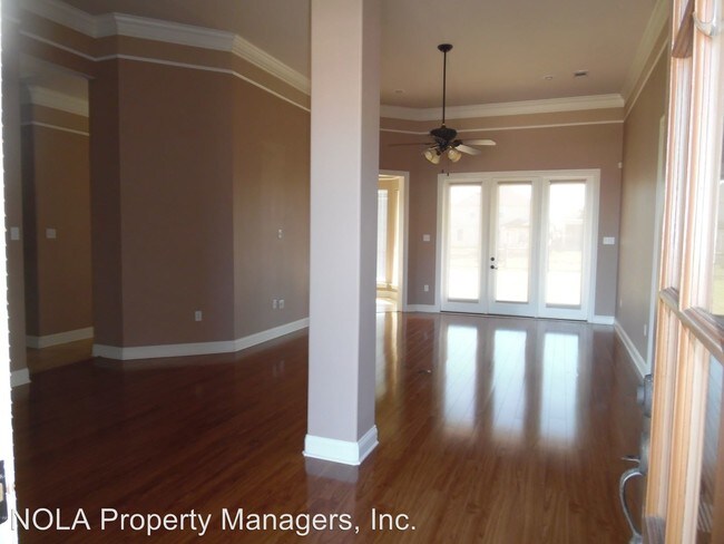 Foto del edificio - 132 Lakeshore Village South