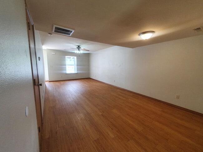 Building Photo - 20390 Skyview Dr