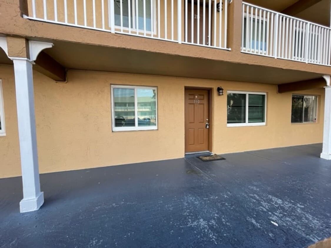 Primary Photo - 2 Bedroom 1 Bath condo w/ open floor plan ...