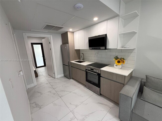 Building Photo - 944 Jefferson Ave