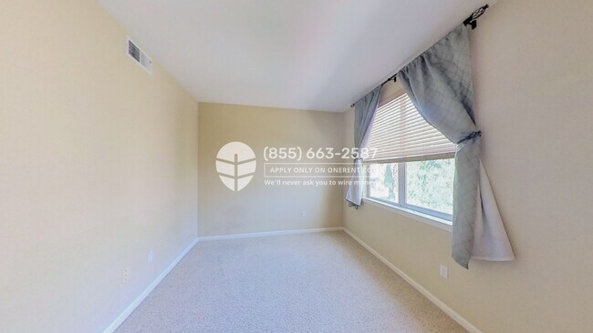 Building Photo - 334 Dunsmuir Terrace