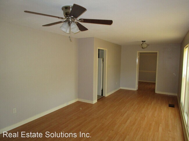 Building Photo - 4 br, 2 bath House - 3025 Oak Forest Drive