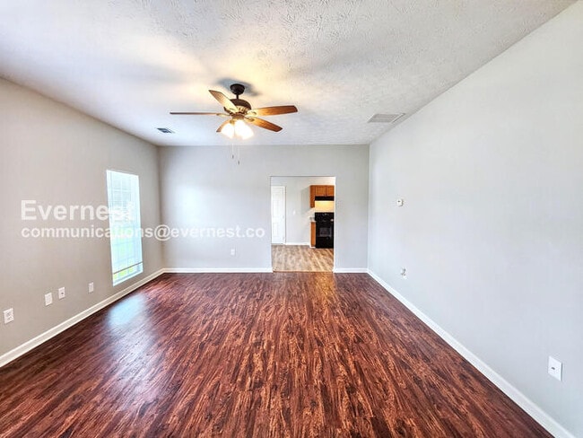 Building Photo - 476 Dove Way