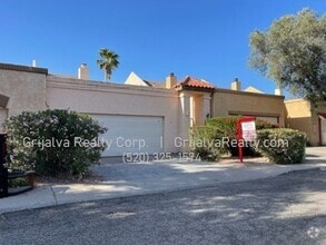 Building Photo - 1428 W Calle Gallego