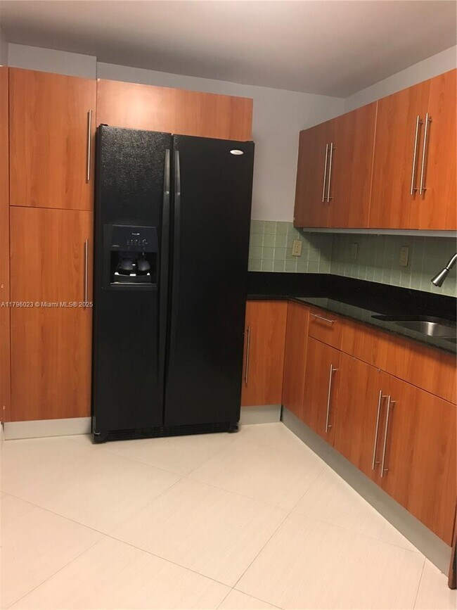 Foto del edificio - 3001 S Ocean Dr