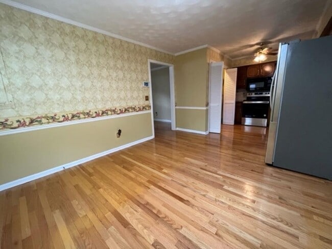 Building Photo - 205 Brookshore Ave