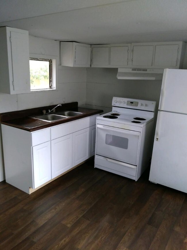 Building Photo - 22 Halstead Dr