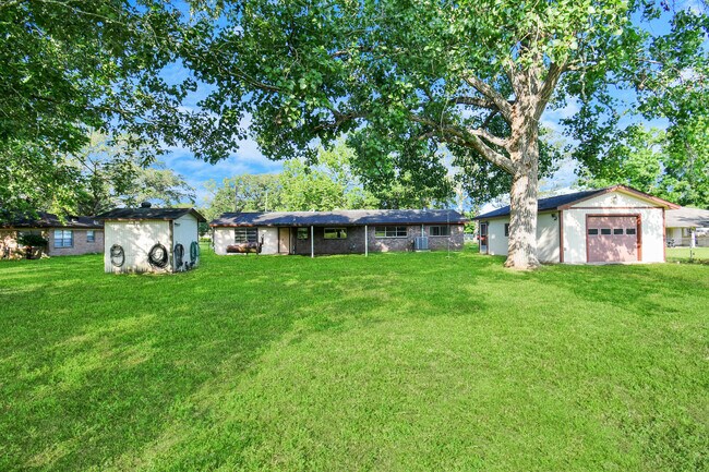 Foto del edificio - 3311 County Rd 890