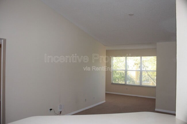 Foto del edificio - 4518 Commander Dr