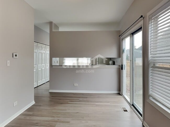 Foto del edificio - 2417 Deerfield Dr