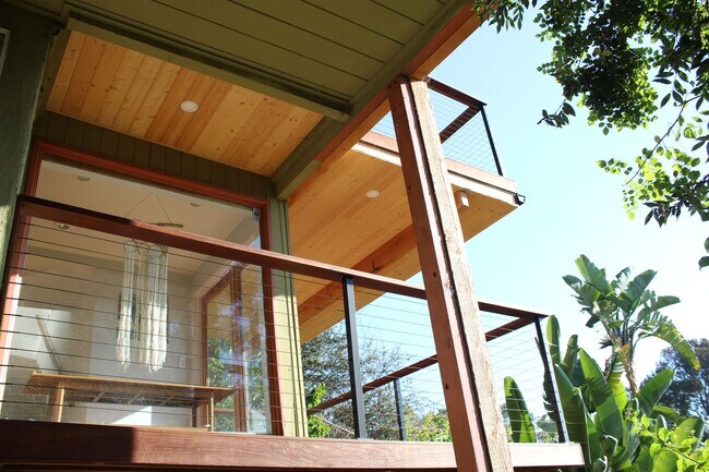 Foto del edificio - Stunning 2 bed/ 2 Bath Mid Century Modern Mount Washington Home with Panoramic Views, Floor to Ce...