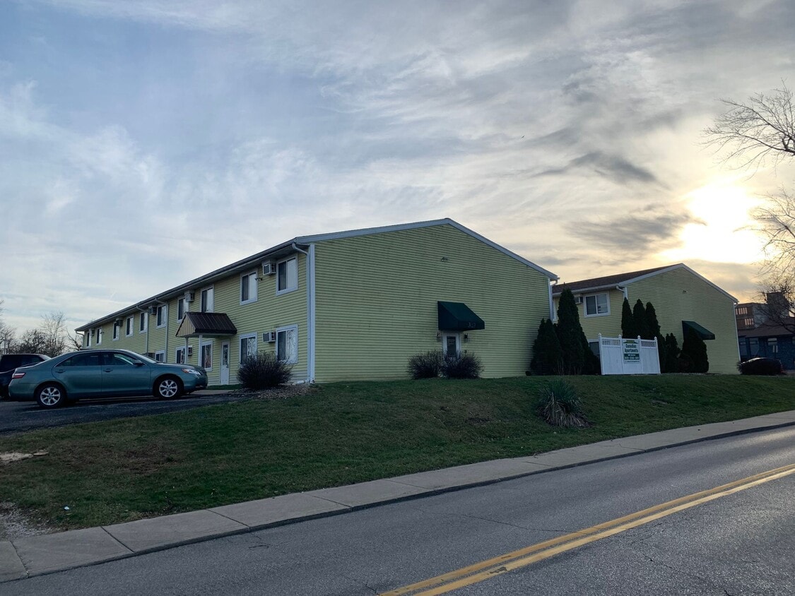 Building Photo - Canadian Apartments
