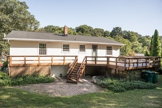 Building Photo - 1643 Colonial Manor Dr