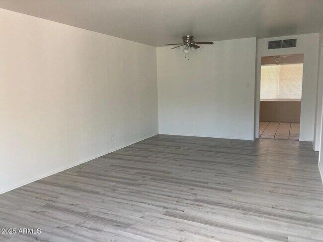 Building Photo - 6839 E Montecito Ave