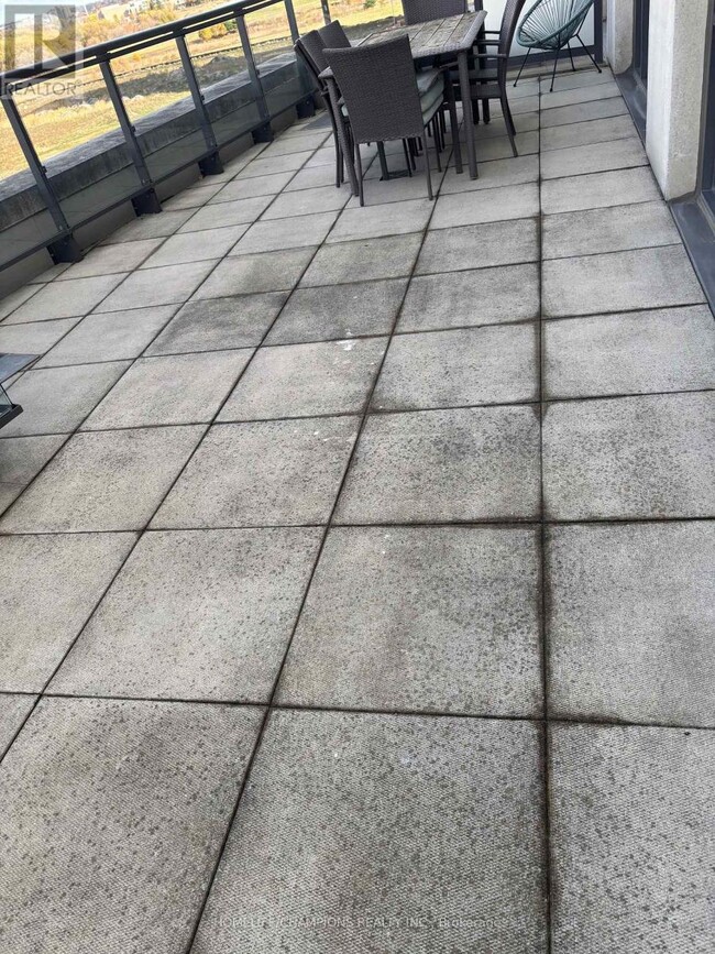 Photo du bâtiment - 8130 Birchmount Rd