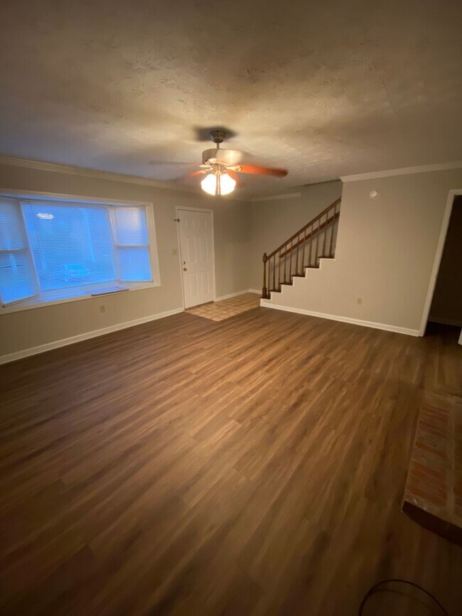 Foto del edificio - Townhome Available @ Sweetwater Condos!