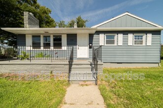 Building Photo - 1739 Lincoln Ave