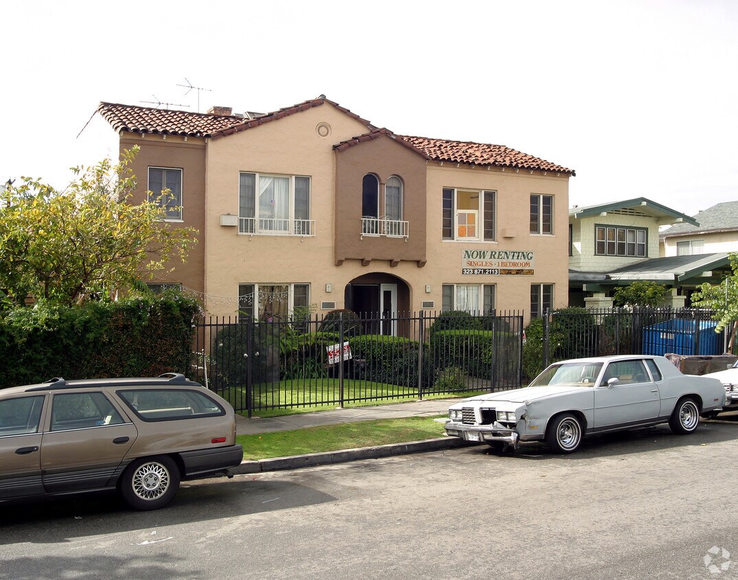 Building Photo - Le Claire Apartments
