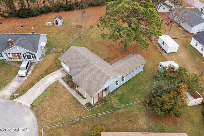 Foto del edificio - 106 Grey Fox Ln