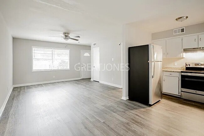 Building Photo - 1513 Donald Dr