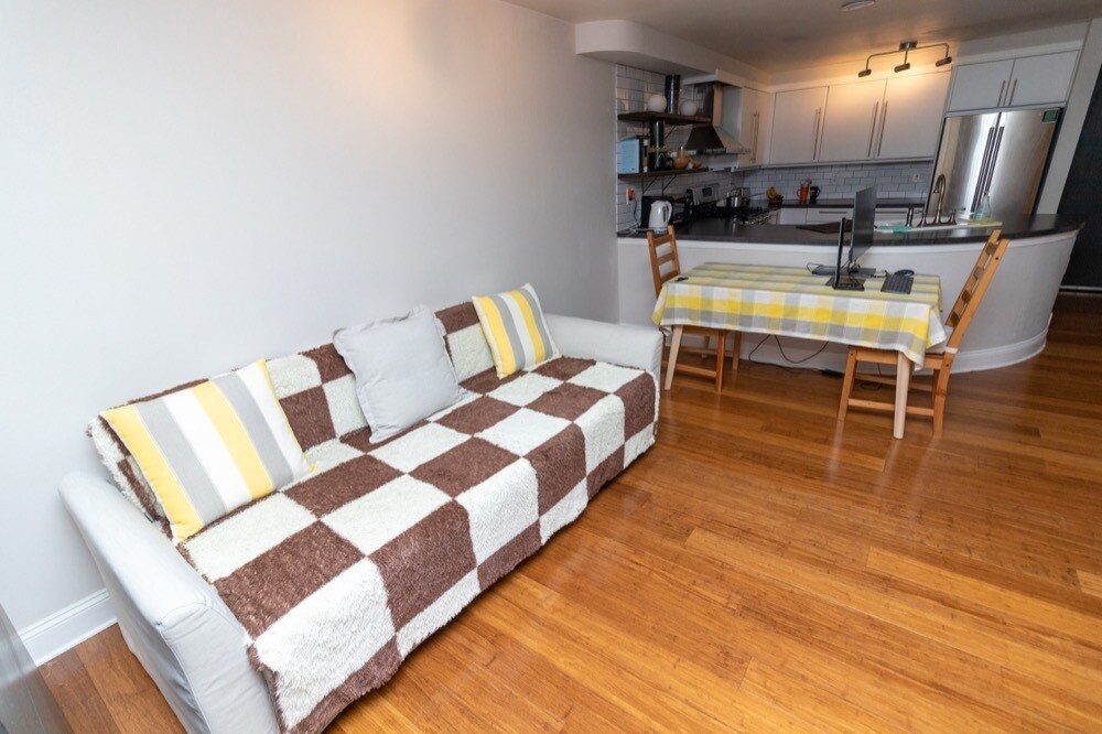 Foto principal - 2040 Waverly Plz N