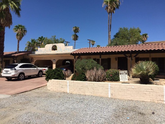 Foto del edificio - 1380 N Indian Canyon Dr