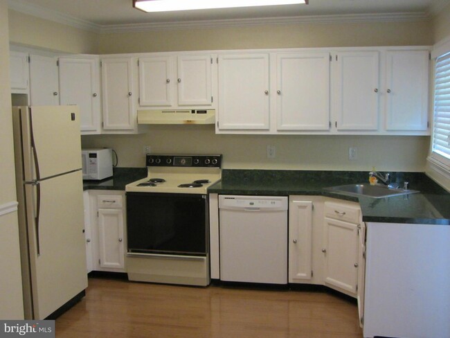 Building Photo - 5629 Ringwood Dr