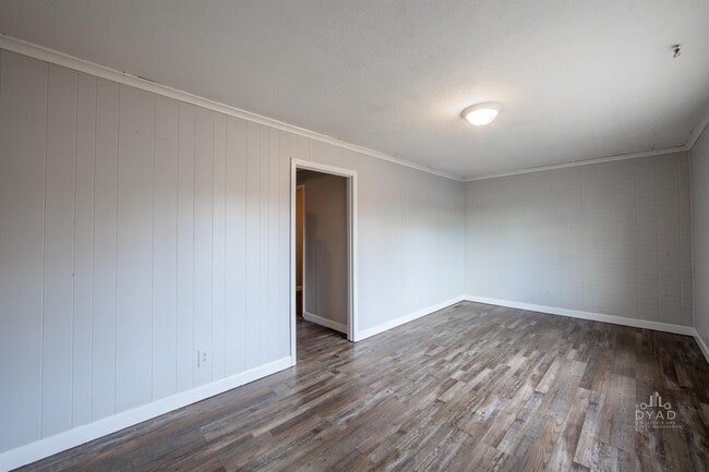 Building Photo - 69 Carolane Dr