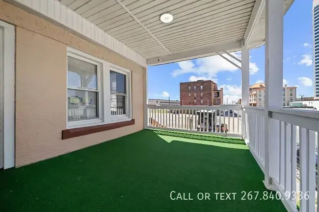 Building Photo - 133 St James Pl
