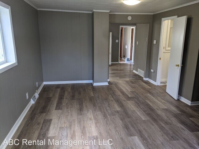 Foto del edificio - 3 br, 1 bath House - 703 E 9th St