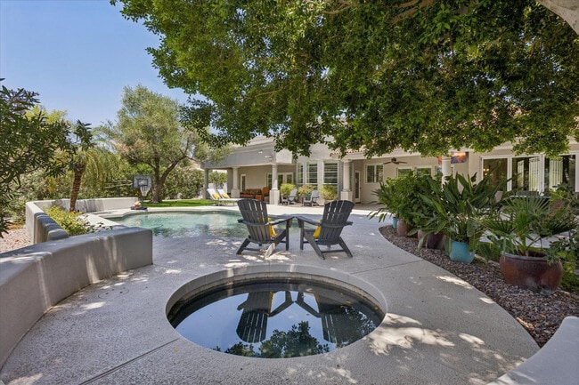 Building Photo - 10800 E Cactus Rd