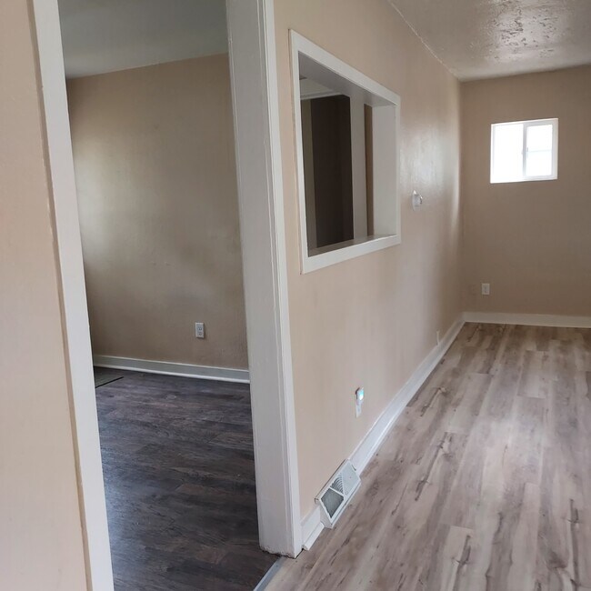 Foto del edificio - 337 E Greenview Ave