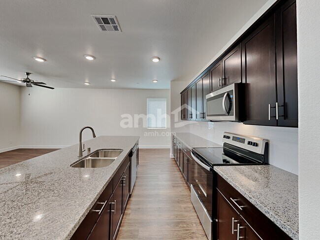 Foto del edificio - 10406 Bee Balm Street