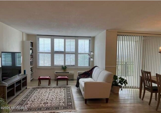 Building Photo - 1 Scenic Dr