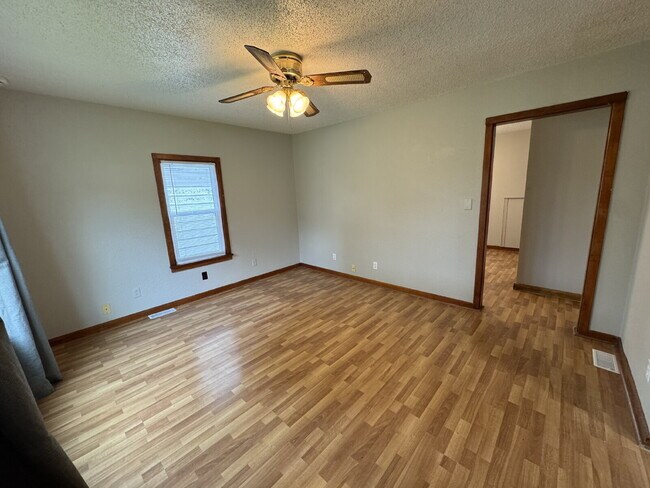 Foto del edificio - “It’s a Fresh Start” — Remodeled 1 Bed with Washer/Dryer Included