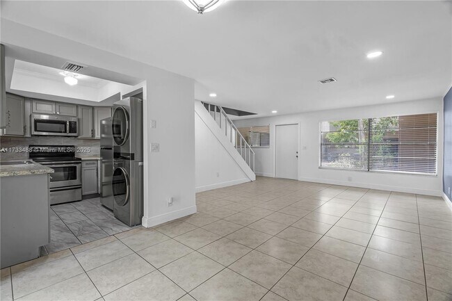 Foto del edificio - 2530 Coral Springs Dr