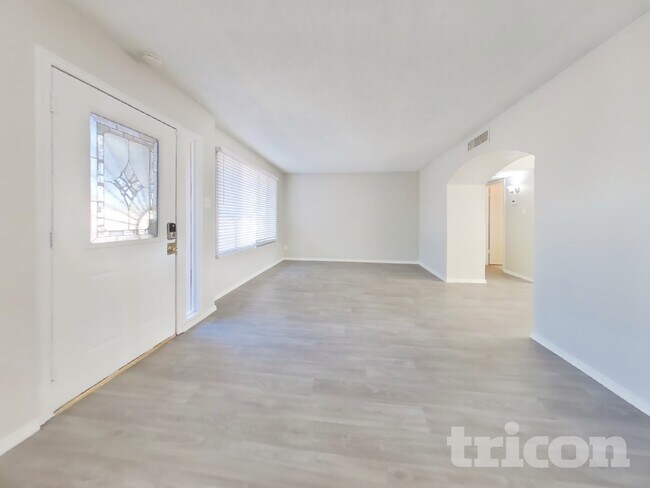 Foto del edificio - 15614 N 55th Ave