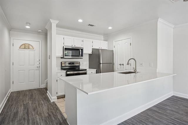 Building Photo - 4125 Holland Ave