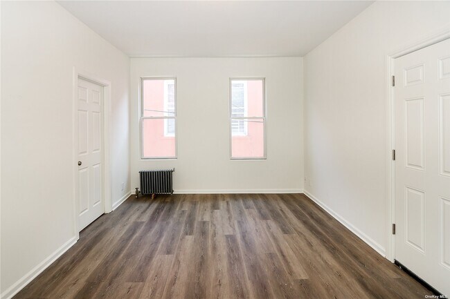 Foto del edificio - 78-10 32nd Ave