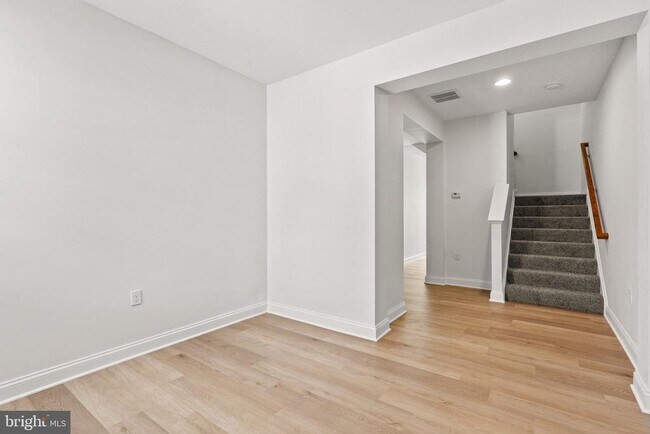 Foto del edificio - 521 Fawn Ln