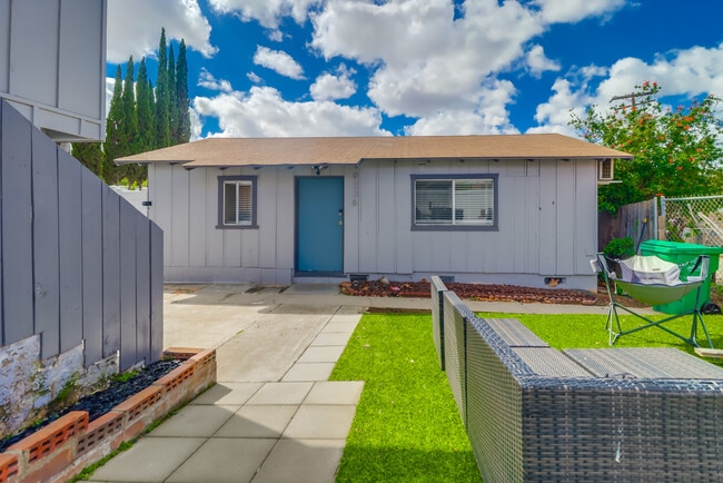 Building Photo - 9236 Winter Gardens Blvd