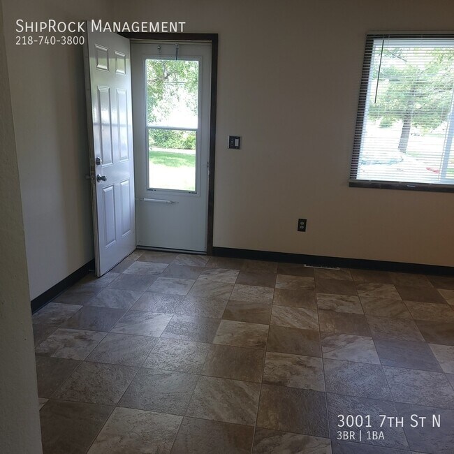 Foto del edificio - 3001 7th St N