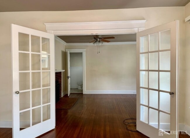 Building Photo - 40 Codington Pl