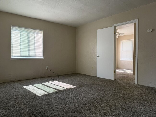 Building Photo - 818w.21s